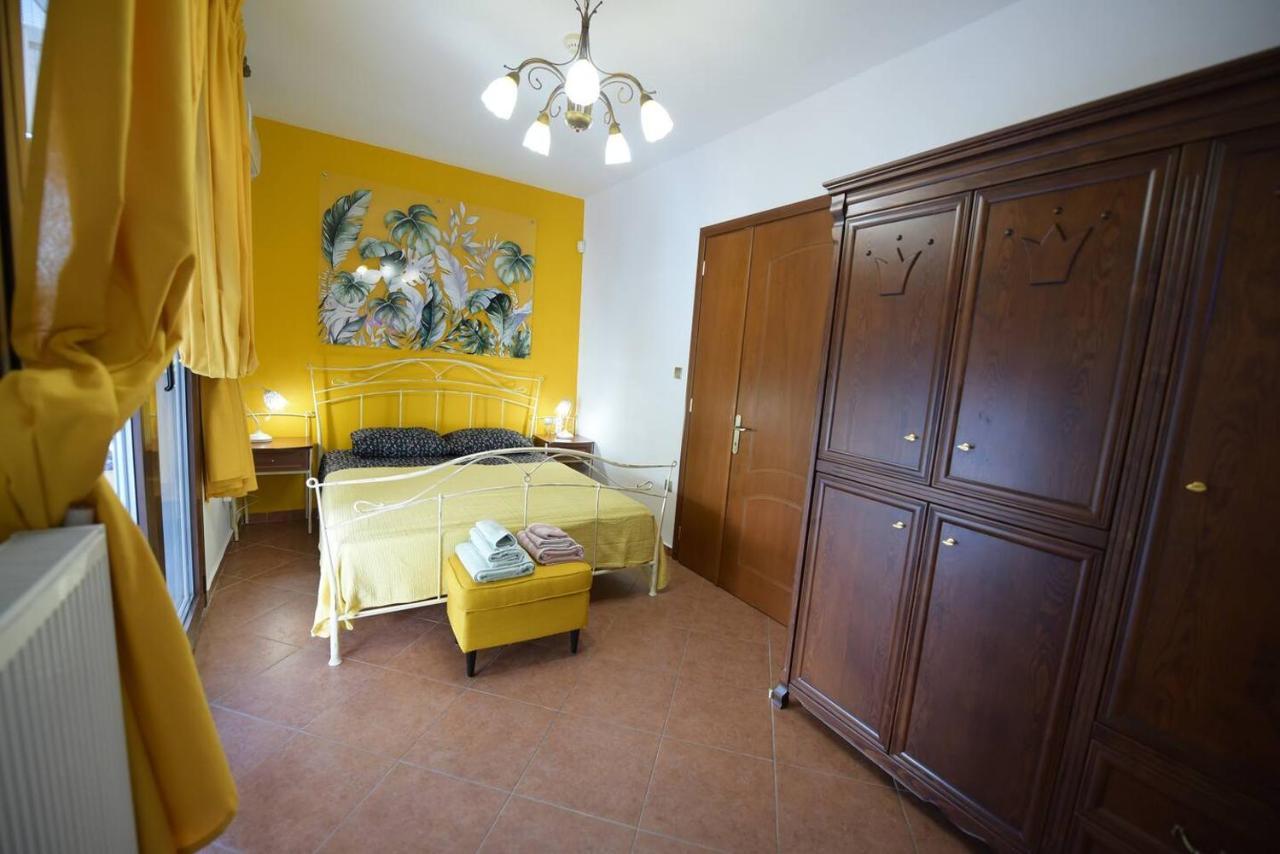 Amalfi Luxury Apartment Komotiní Luaran gambar