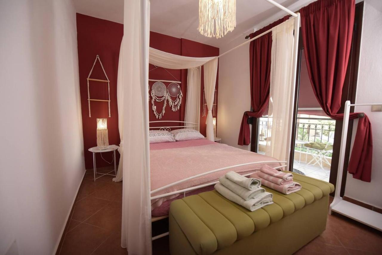 Amalfi Luxury Apartment Komotiní Luaran gambar