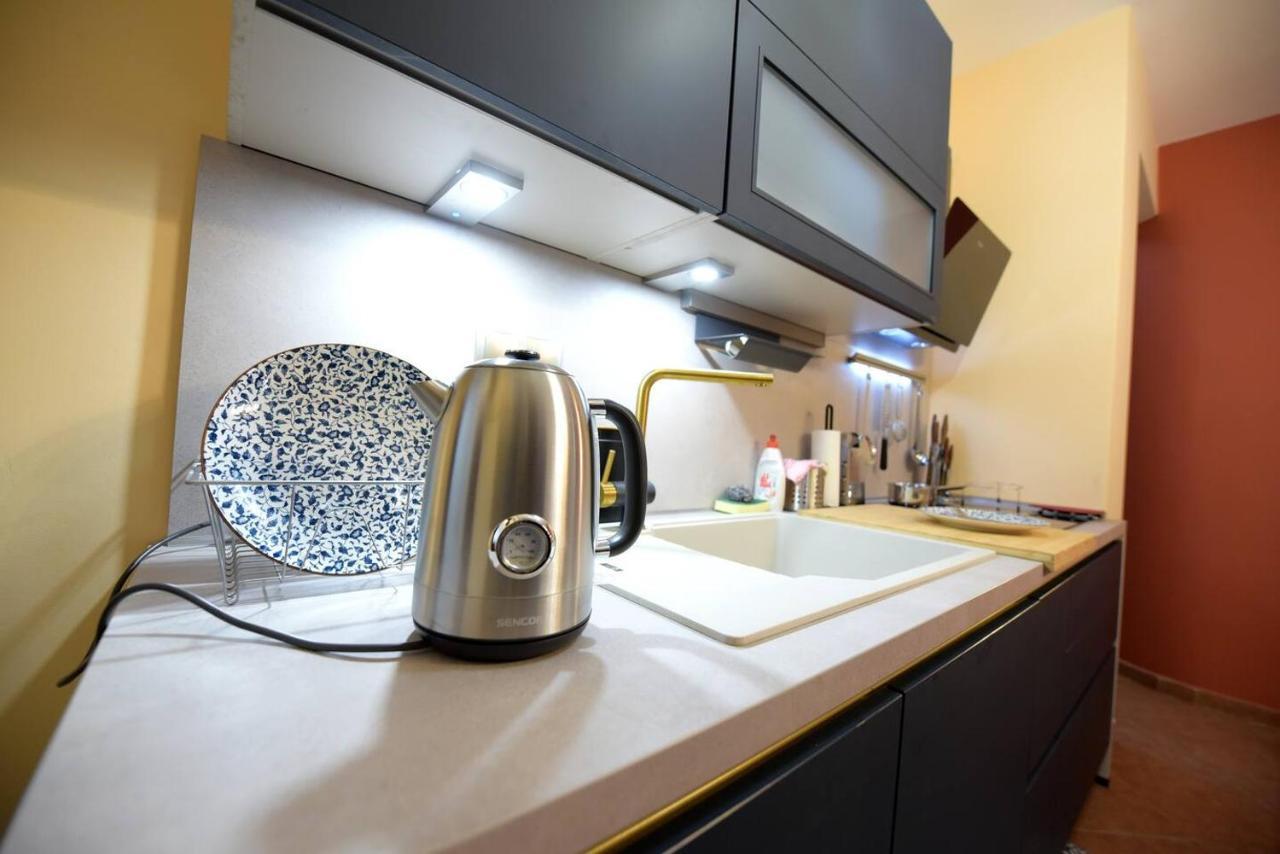 Amalfi Luxury Apartment Komotiní Luaran gambar